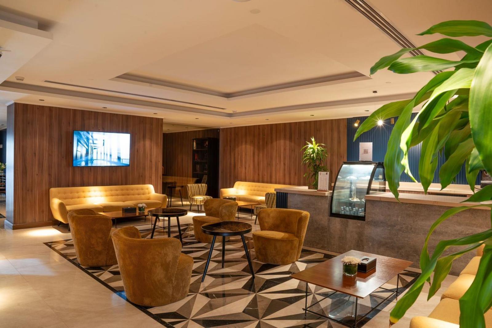 فندق Seafront Luxury Corniche 4*